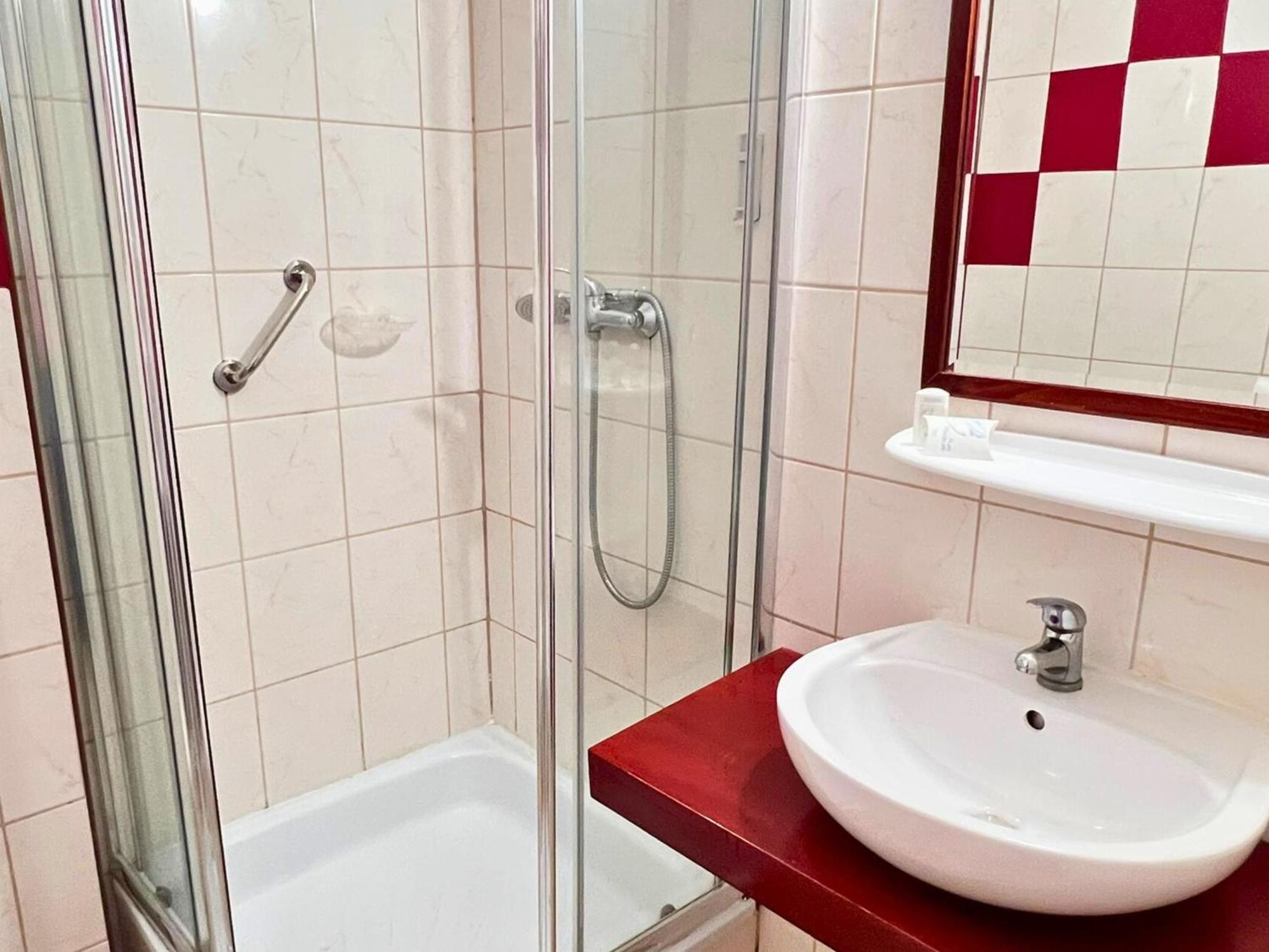 Hotel Sjesta ミコウフ エクステリア 写真
