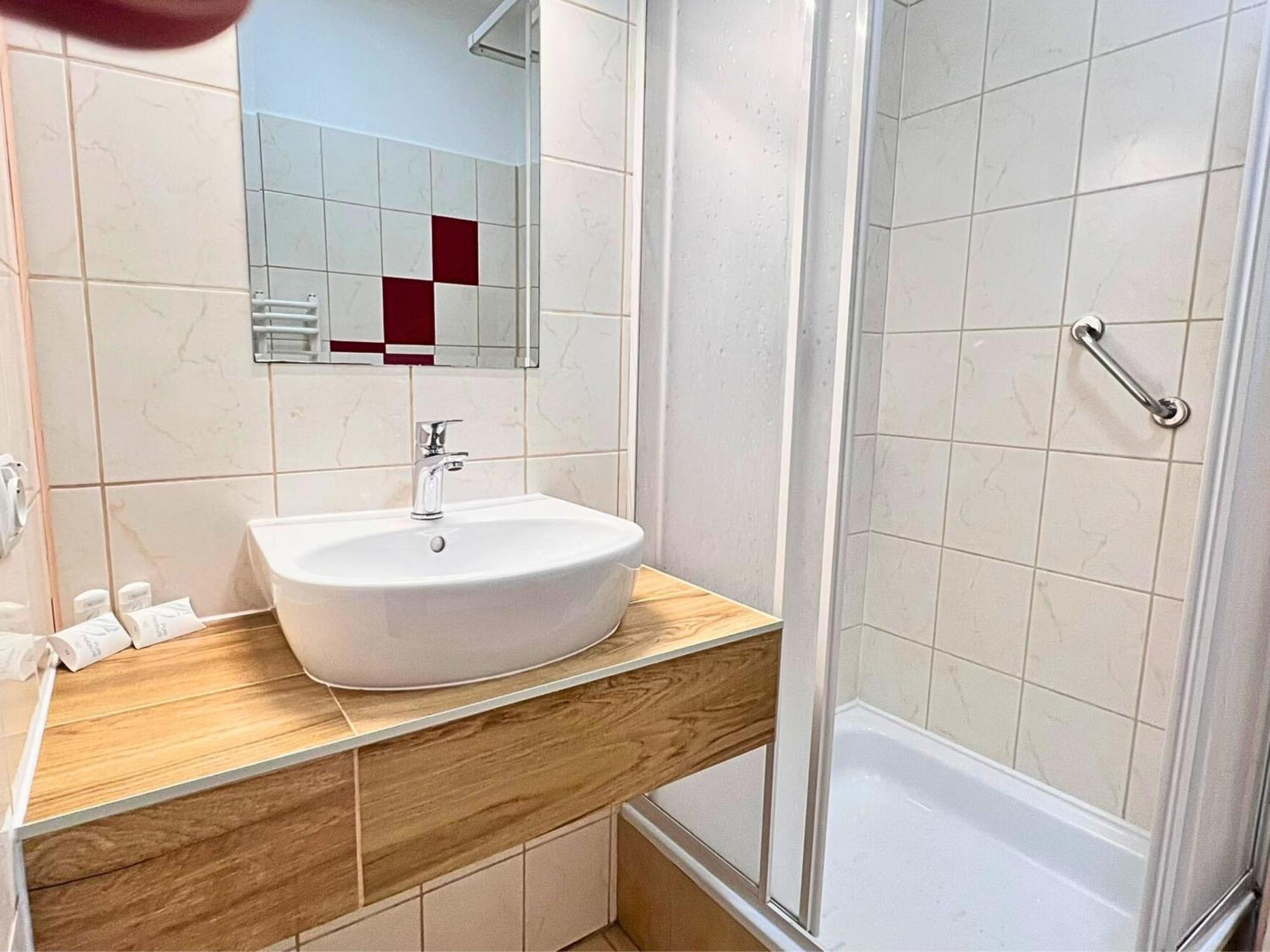 Hotel Sjesta ミコウフ エクステリア 写真